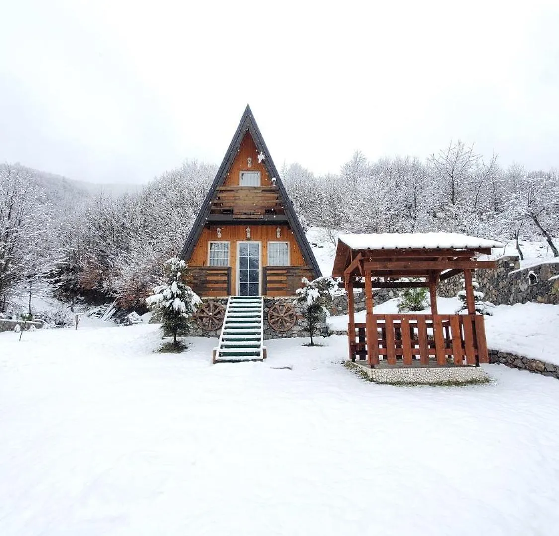 Lodge Vilat Pllumaj Gropat e Selces