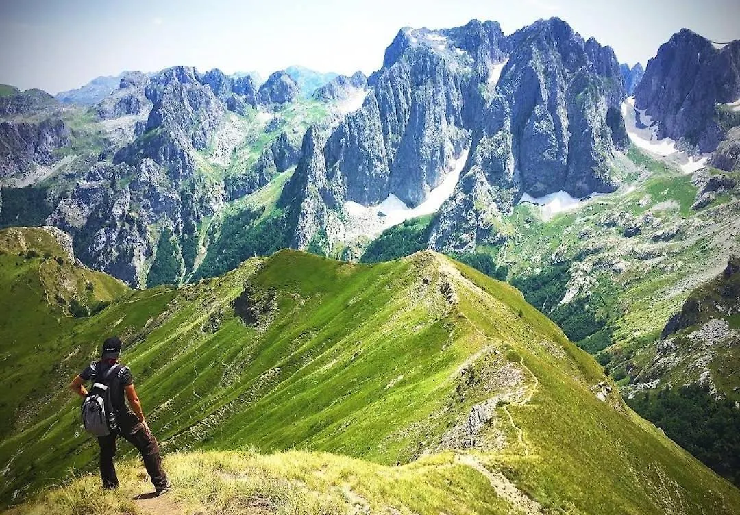 Vilat Pllumaj Gropat e Selces 0*,  Albania