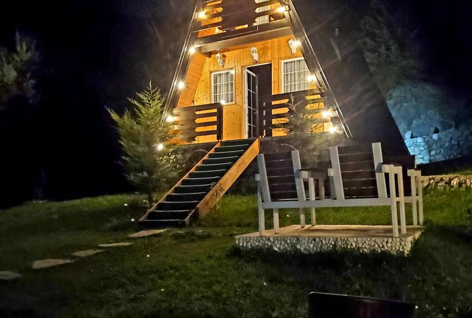 Vilat Pllumaj Gropat e Selces Albania