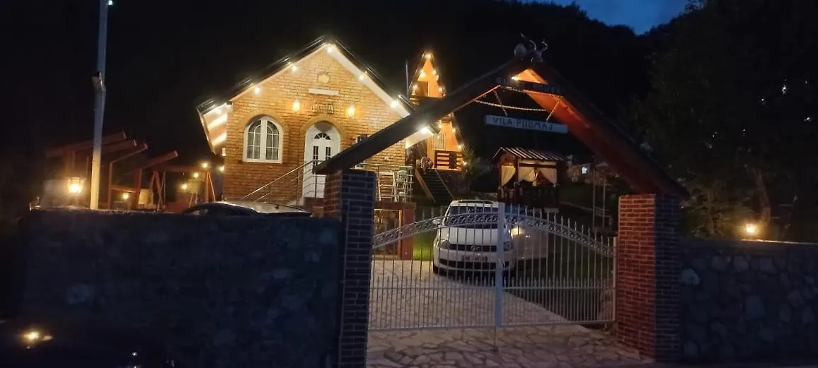 Lodge Vilat Pllumaj Gropat e Selces